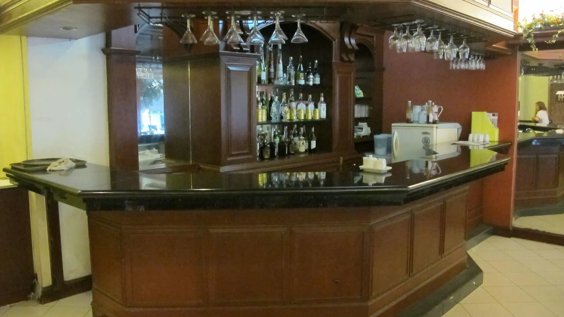 Mabini Mansion Hotel & Residential Suites マニラ市